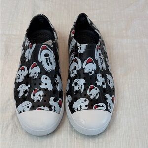 Native x Disney Mickey Mouse NWOT women’s   Slip-On Shoes size 6